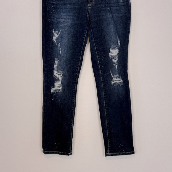 Judy Blue Distressed Boyfriend Fit Jeans. Size 11/30. Dark wash. Bleach Splatter - Picture 4 of 11